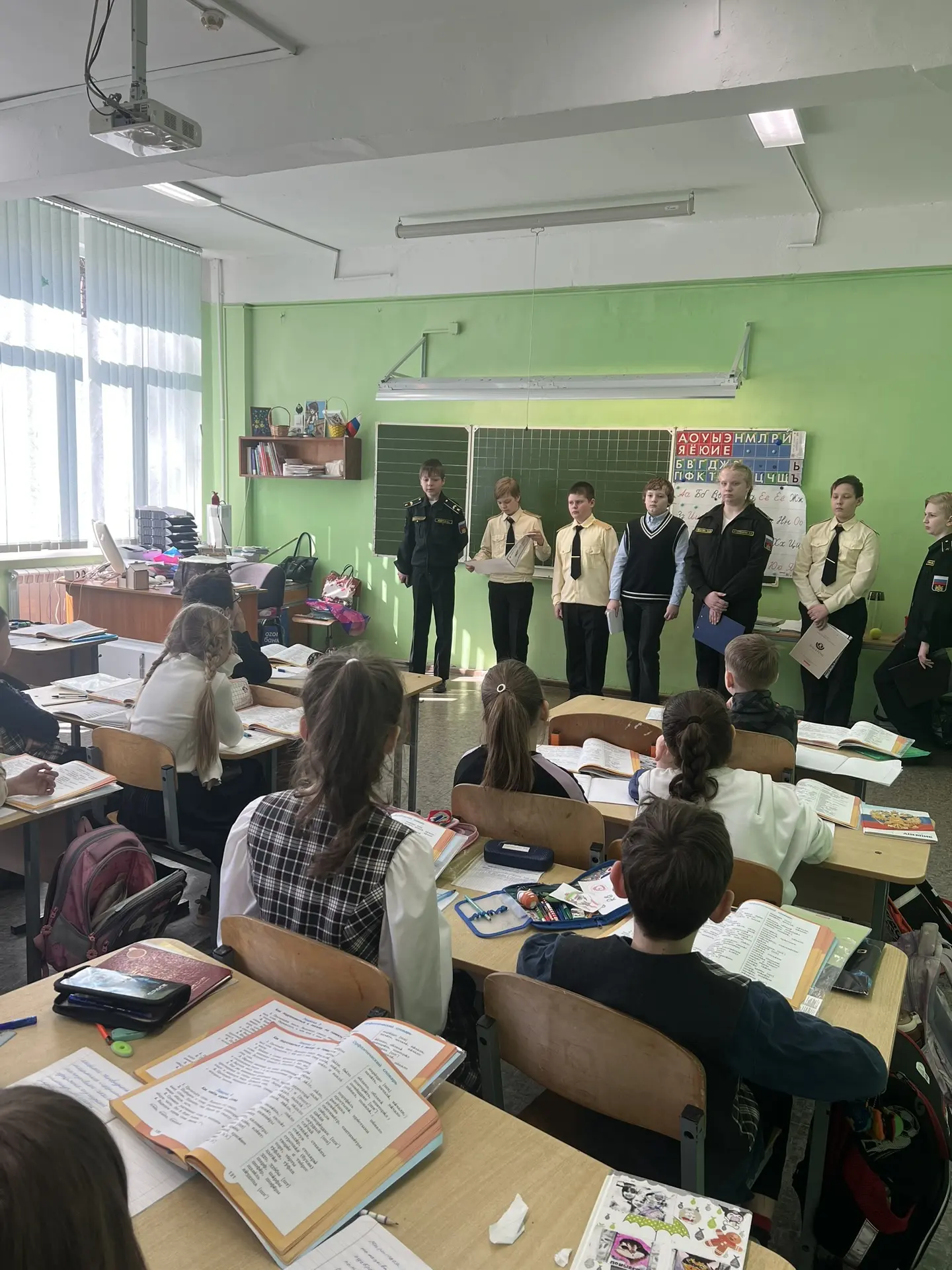 Всероссийская акция «Наши семейные книги памяти» начала путь в нашей школе. Участников оказалось не 