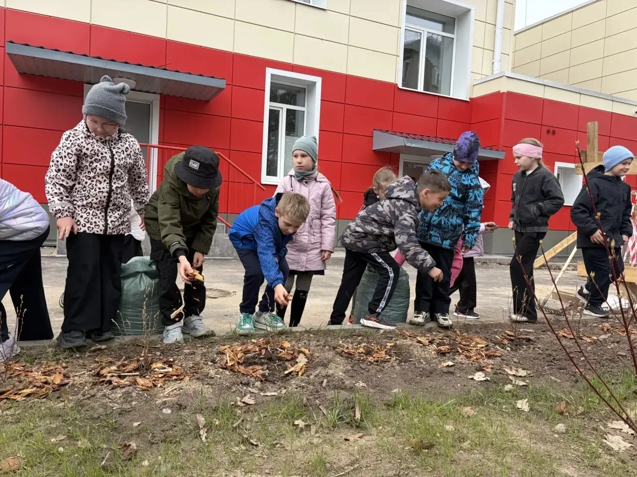 🇷🇺 Память живет в делах: проект 1 «В» класса 🌿  В преддверии великого Дня Победы наши самые юные, но