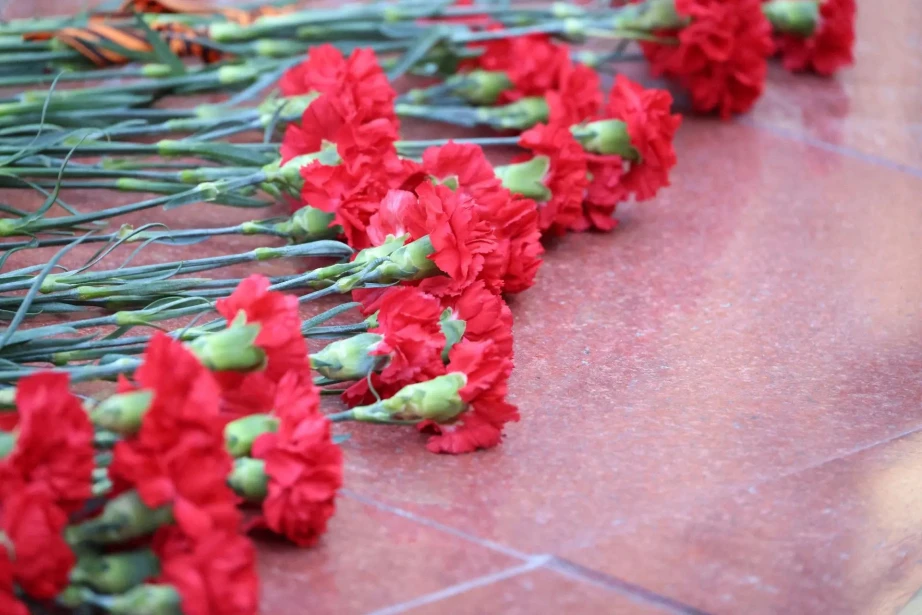 🕯️ Память погибших в годы Великой Отечественной войны почтили в правительстве Хабаровс...