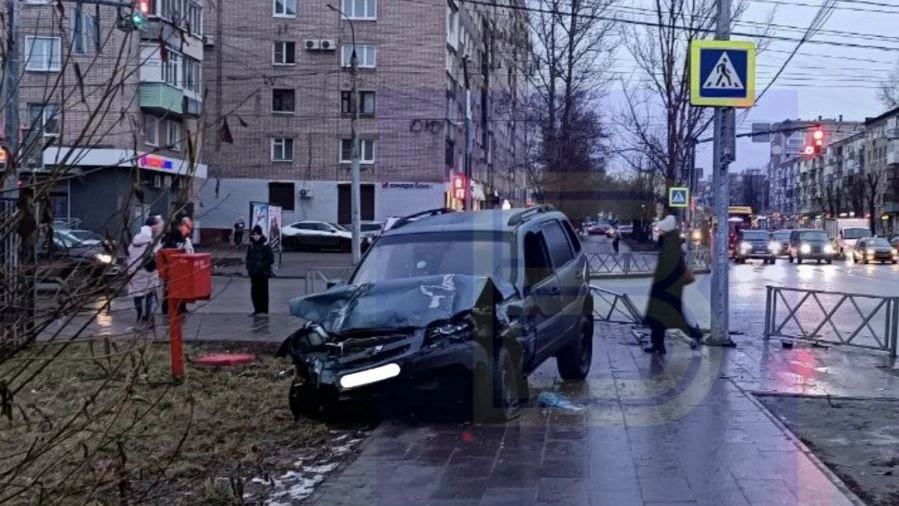 🚦Осужден виновник ДТП в центре Ярославля, скрывшийся с места происшествия

🏛Судебная коллегия по у