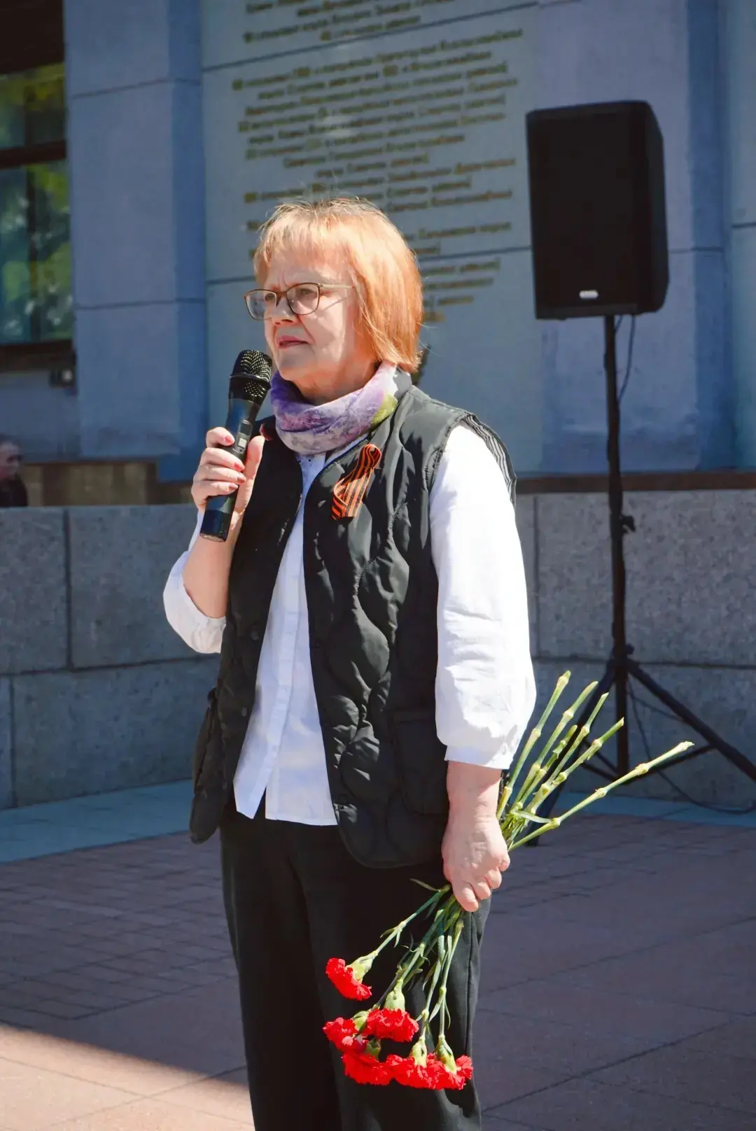 81 год Великой Победе: педагоги и студенты Иркутской области возложили цветы к Вечному ...