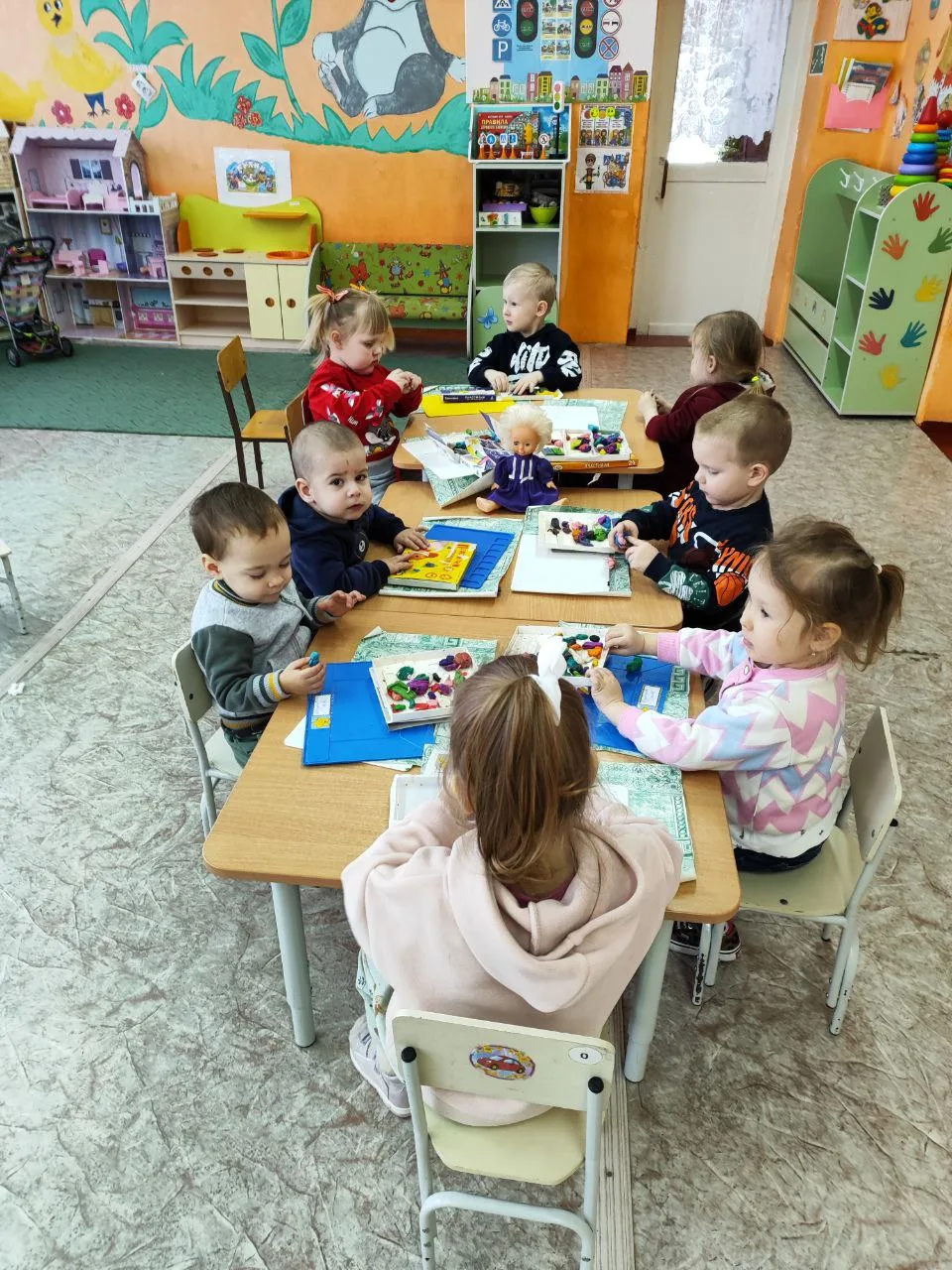 💥В младшей группе👫 "Звёздочка",⭐ прошло занятие по лепке на тему: "Куколка"💃