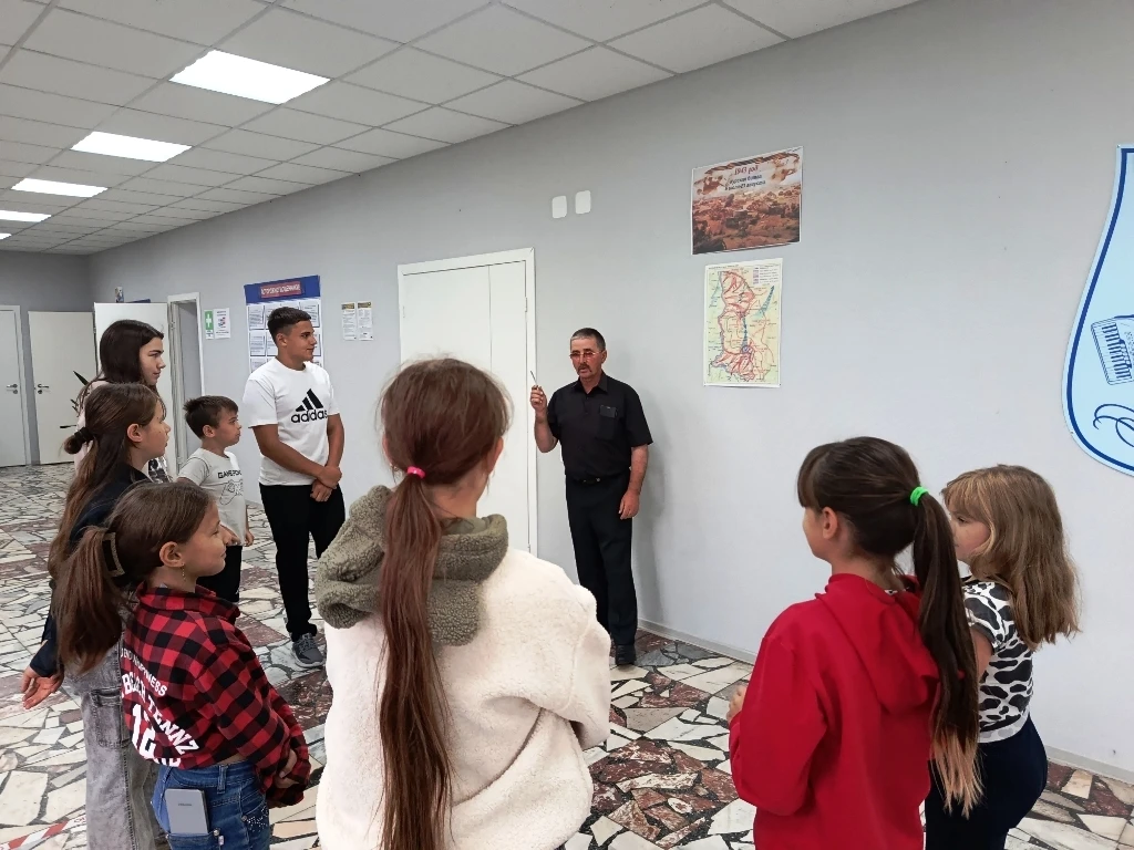 В Малопесчанском Доме культуры прошел историко-патриотический час, посвященный подвигу ...