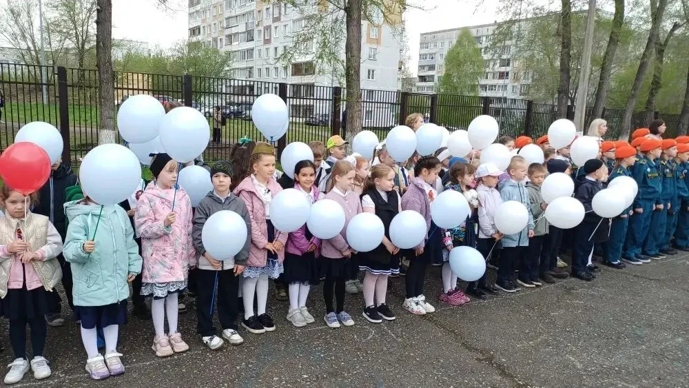 🇷🇺Наша школа стала местом, где история ожила. Торжественная линейка, посвященная 81-й годовщине Вели