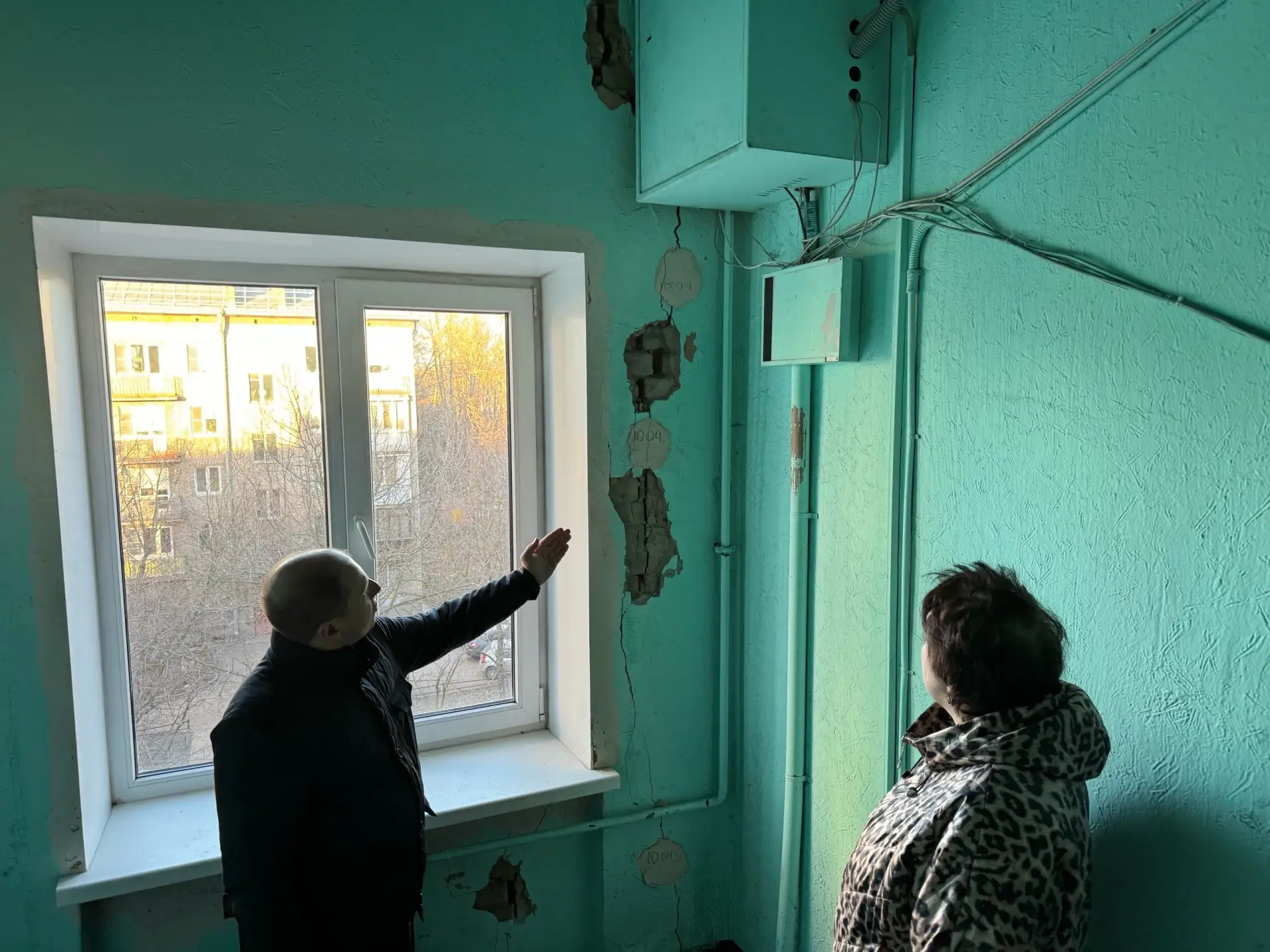 Если коротко, дом 26 на Седова в Невском районе Санкт-Петербурга уже много лет существует с большой 