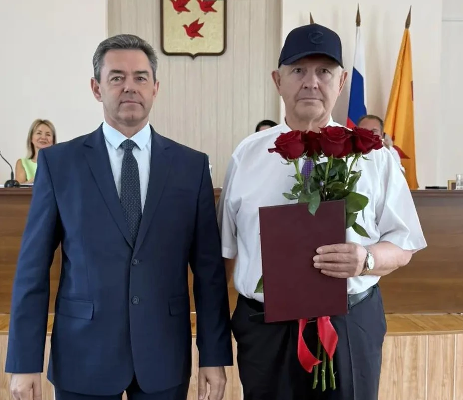 Ливенец Николай Кобылкин отмечает 60 летний юбилей работы на одном предприятии

 Ровно 60 лет непрер