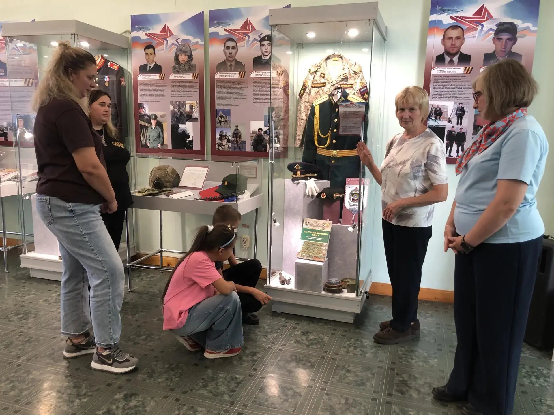 🇷🇺Накануне Дня Государственного флага России в Марьяновском Краеведческом музее состо...