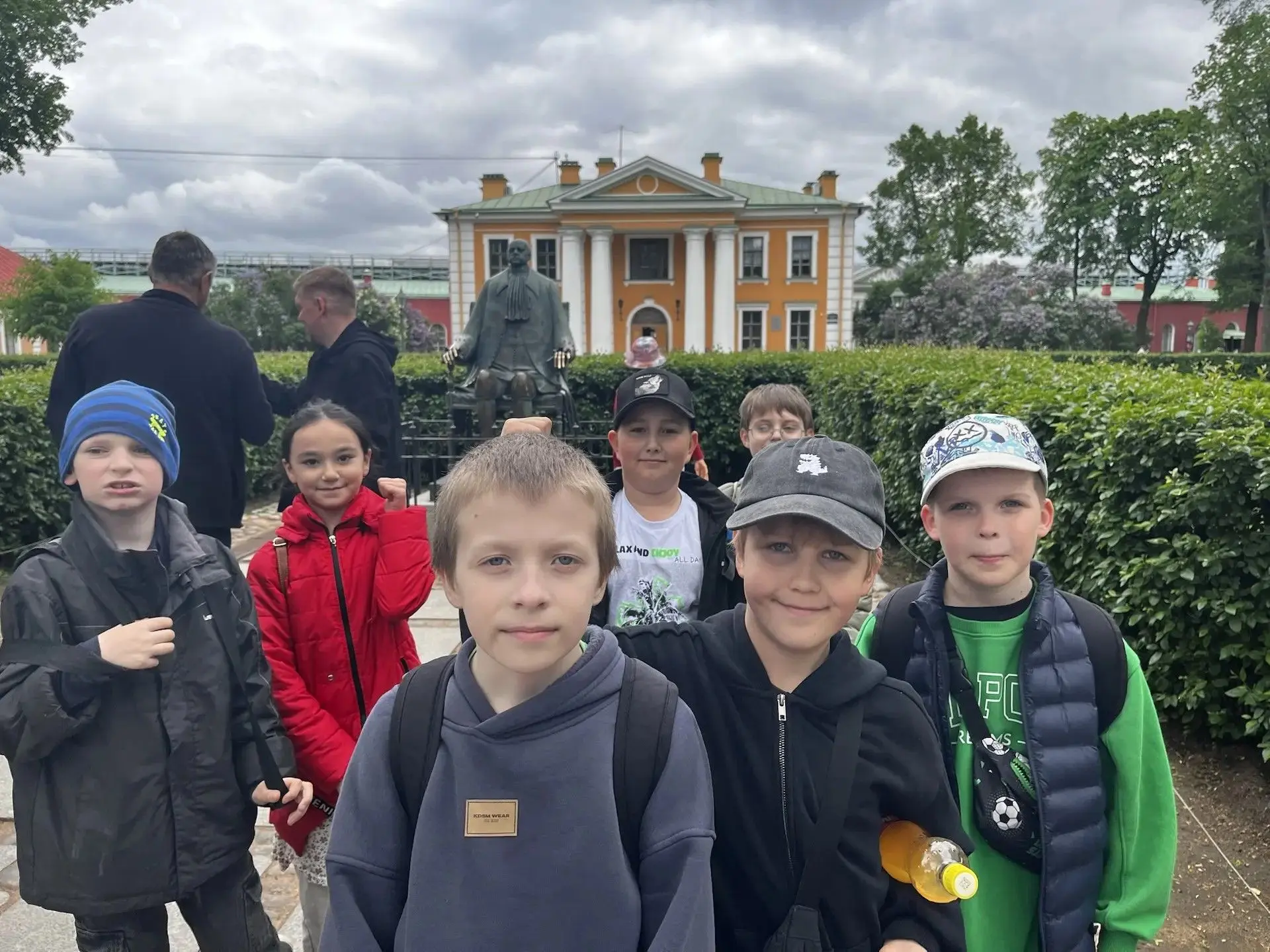 Ученики 3Е класса совершили невероятное путешествие в прошлое. Ребята побывали в легендарной Петропа