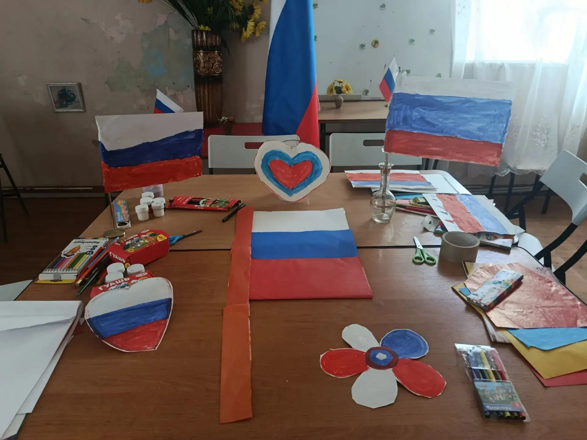 В Валерьяновском  центре инициатив прошел мастер-класс, приуроченный ко Дню Государстве...