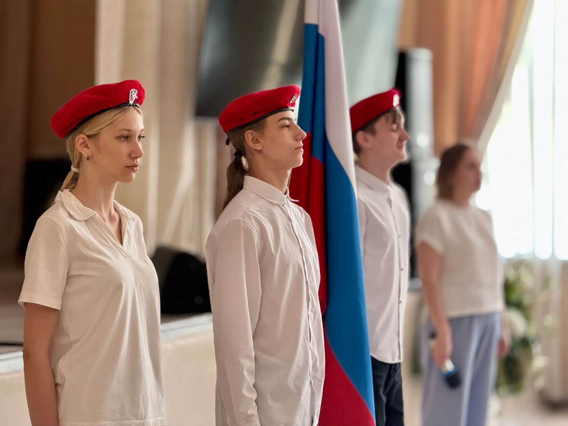 18 мая 2026 года учебная неделя в Центре образования № 58 «Поколение будущего» началась с торжествен
