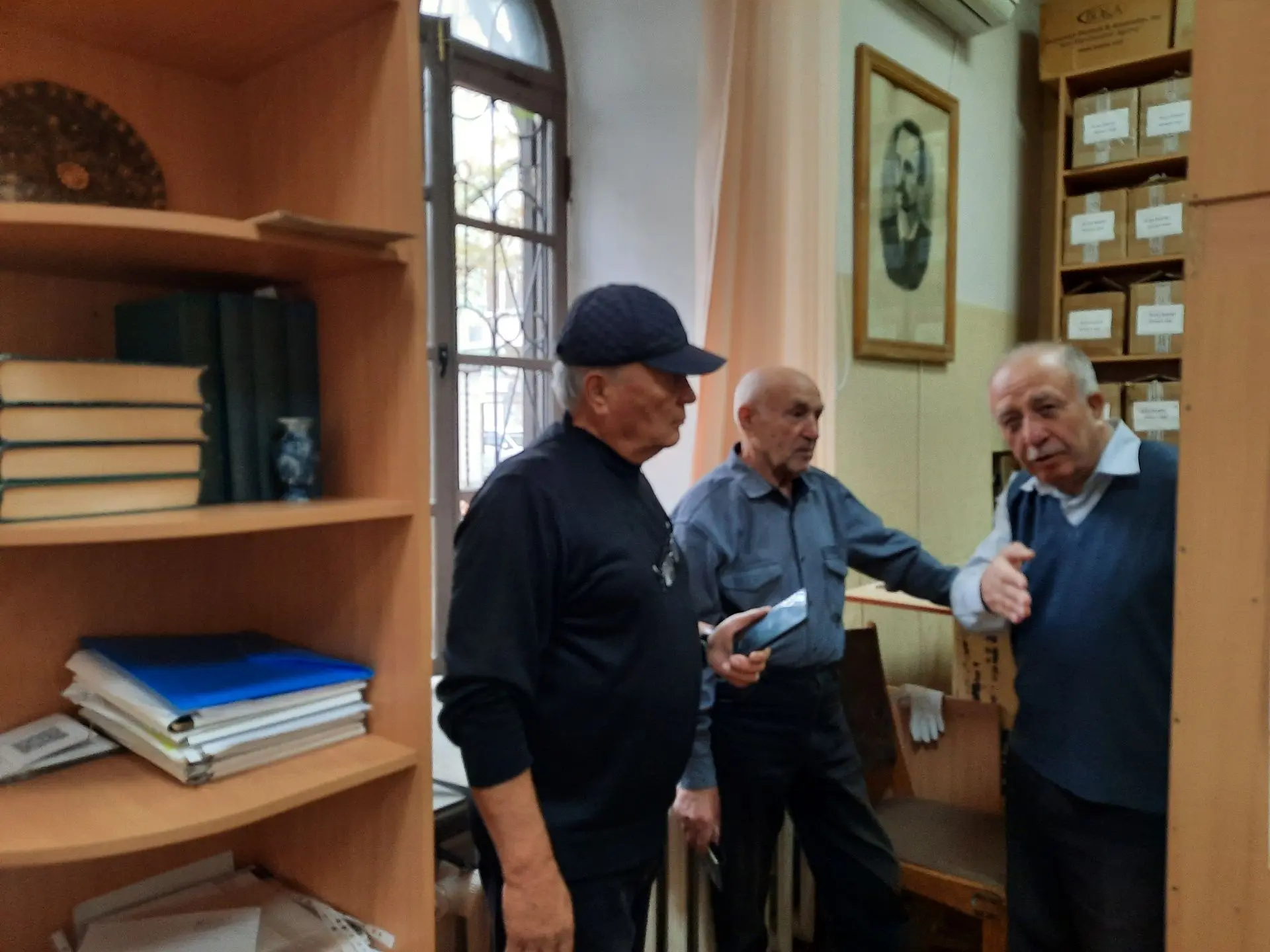 Прикоснуться к истории через подлинные документы
⁣
26 июня в Библиотеке прошла экскурсия «Собрание к