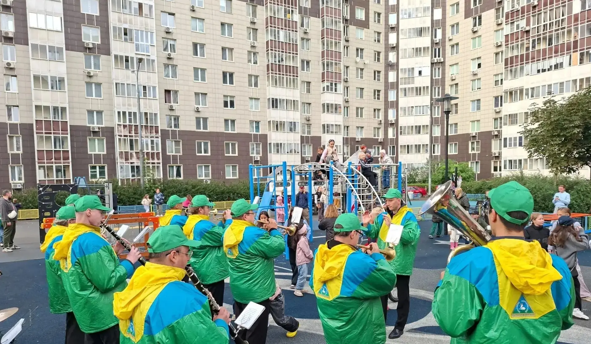 🎵 А теперь – танцуют все!