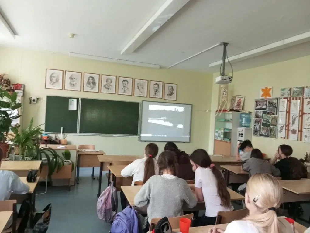 🌟 6Е-класс посмотрел документальный фильм с уникальными кадрами тех времен — о наступлении и битве з