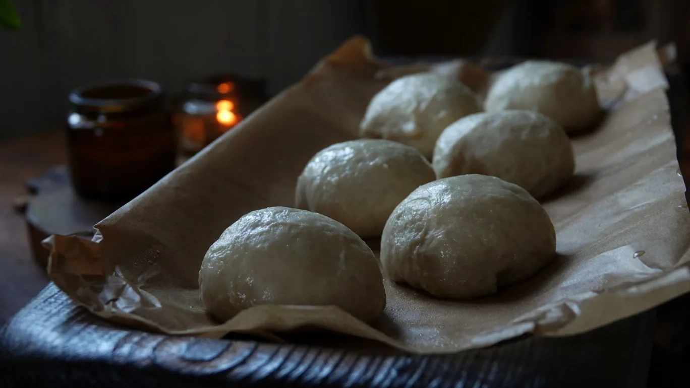 А мы сегодня жаворонков пекли! Постных, но оооочень вкусных!   Впереди выходные, как раз самое время