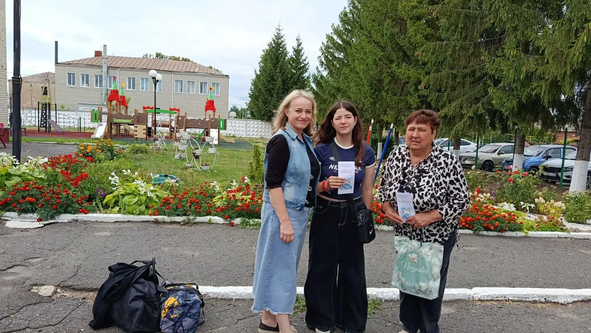 Сегодня, в День знаний, специалисты Щигровского центра «Импульс» не только поздравили р...