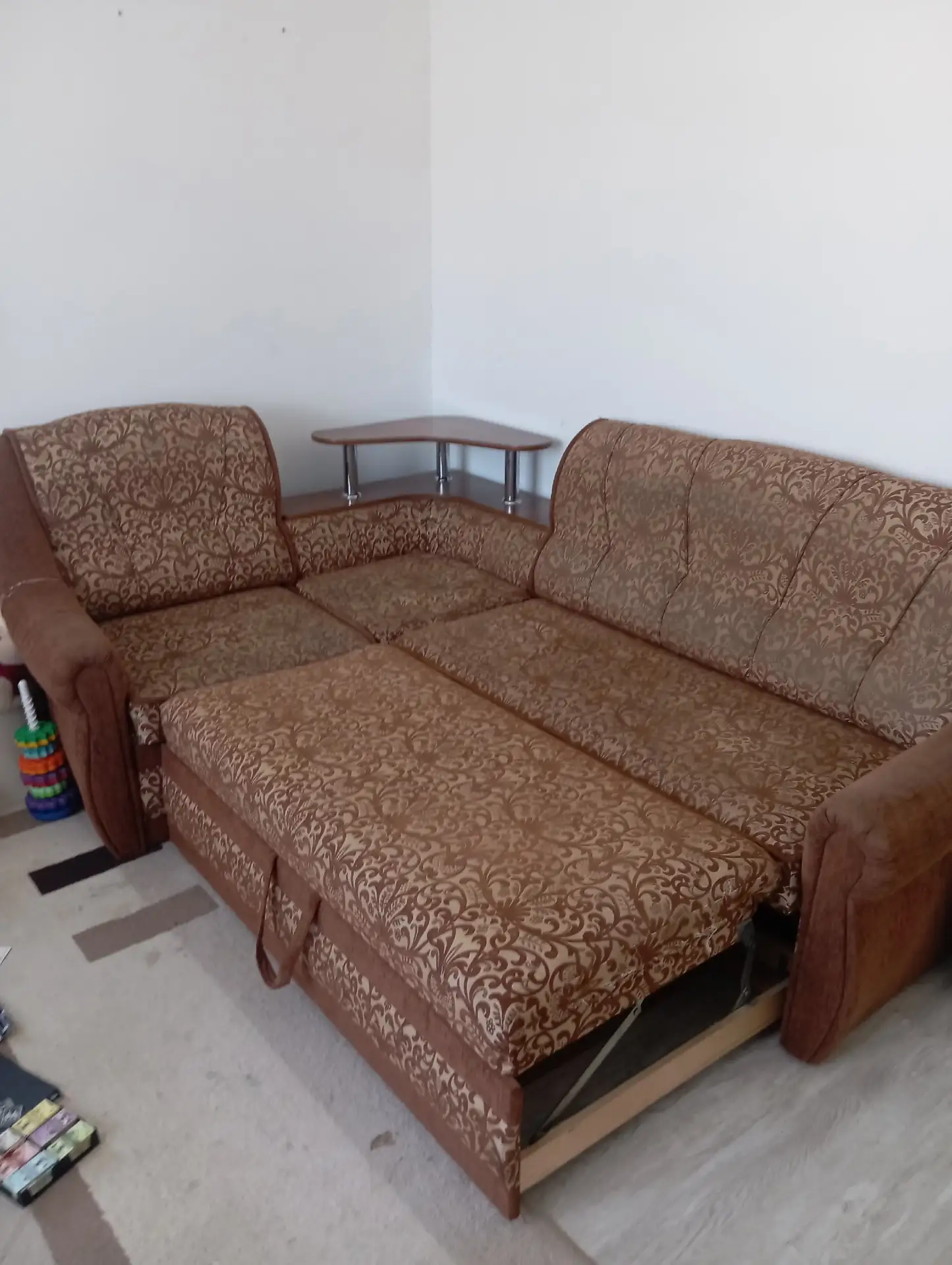 Отдам диван даром 240×160 без притензей, первому кто напишет или позвонит 89533243153 б...