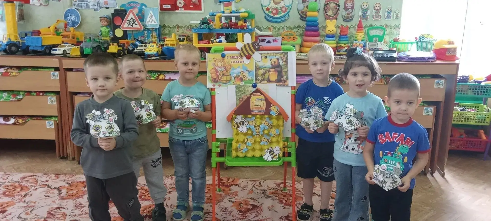 🍯🐝 Медовый Спас: сладкий праздник в нашем детском саду! 🐝🍯