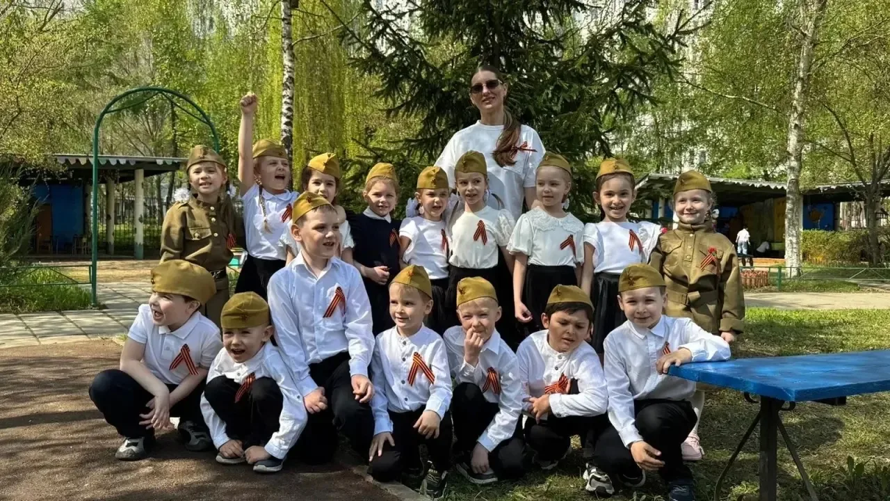 Дорогие учителя, ученики и родители!  Поздравляем вас с 81-й годовщиной Победы в Великой Отечественн