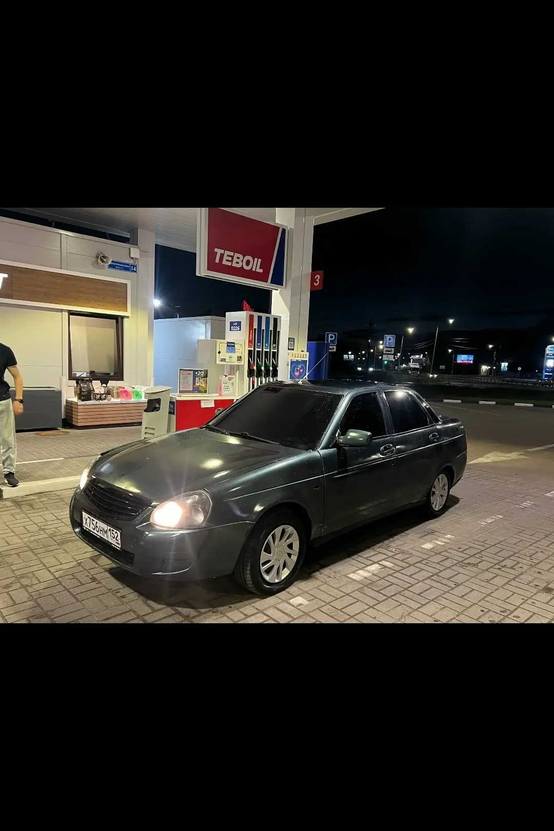 Продам Приору, 2011 год, техничка хорошая, днище живое (сидушки не болтатаються)
Комплектация люкс 
