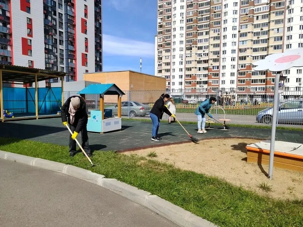 В дошкольном отделении «Мечта» успешно прошел Всероссийский субботник. 🍀🍀🍀 Сотрудники учреждения при