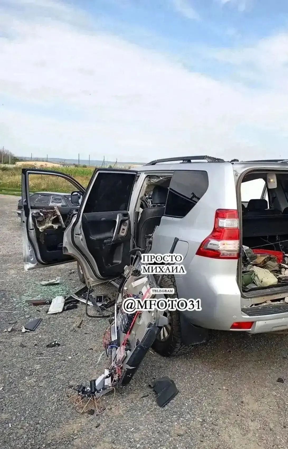 Служебный автомобиль врио главы Шебекинского округа Руслана Дегтярева поврежден в результате атаки Б