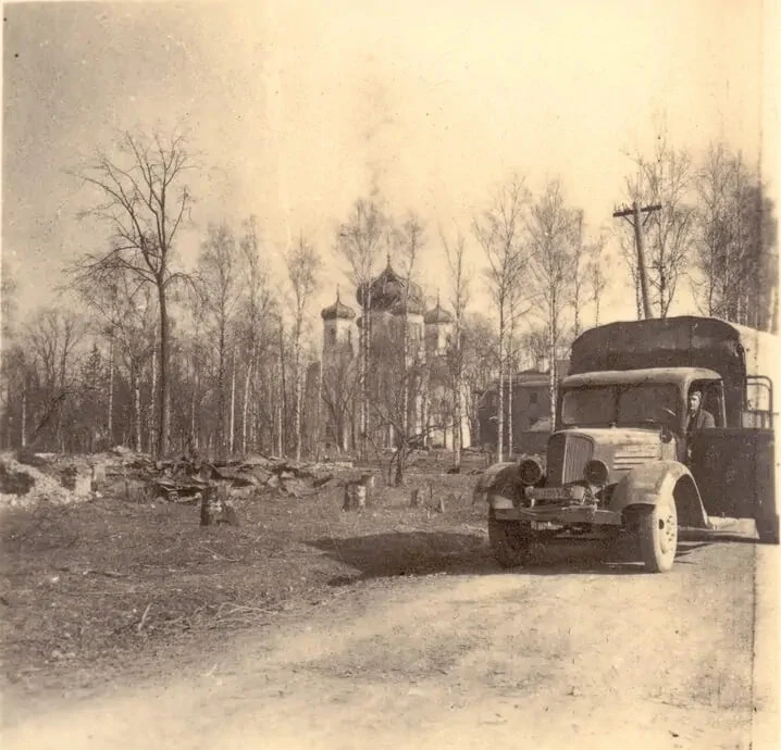 Красногвардейск (Гатчина). Вид Павловского собора с ул. Урицкого, 1942 г.