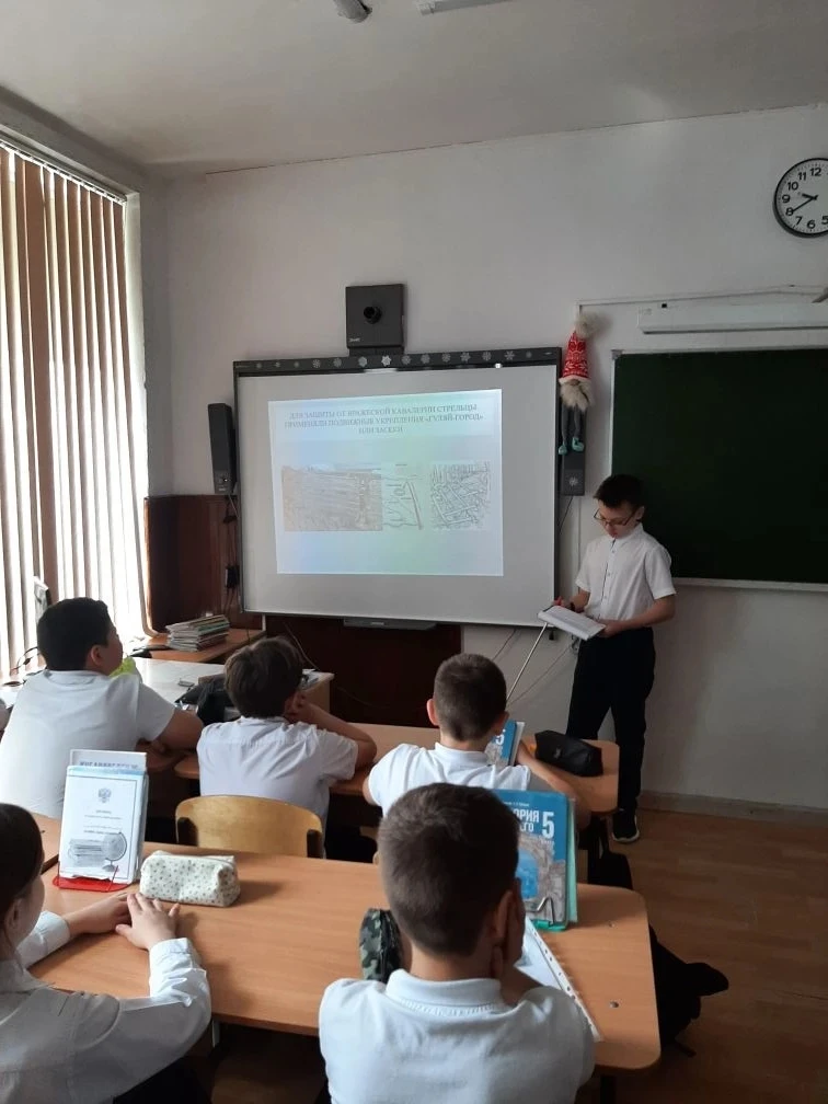 📢 В нашей школе проходит неделя истории и обществознания. Это время, когда мы вспоминаем яркие событ
