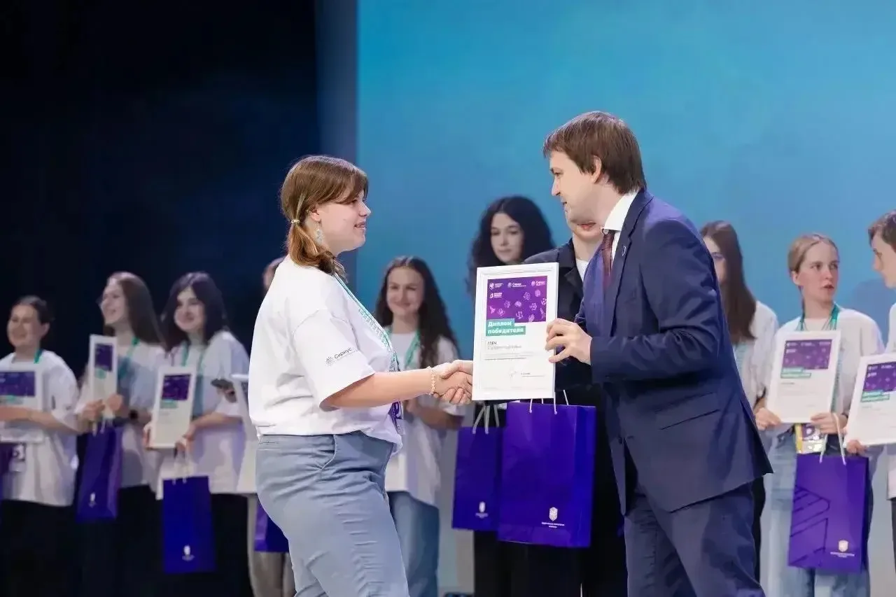 🎉 Ученица «Инженерной школы» стала победительницей международного конкурса «Большие вызовы»! 🏆🧠

