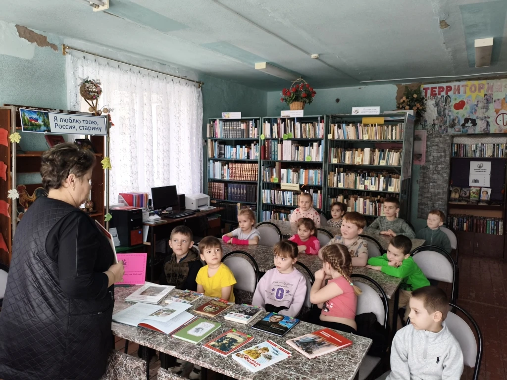 В рамках 11 Межрегиональной патриотической акции " Читающая армия правнуков  Победы" в ...