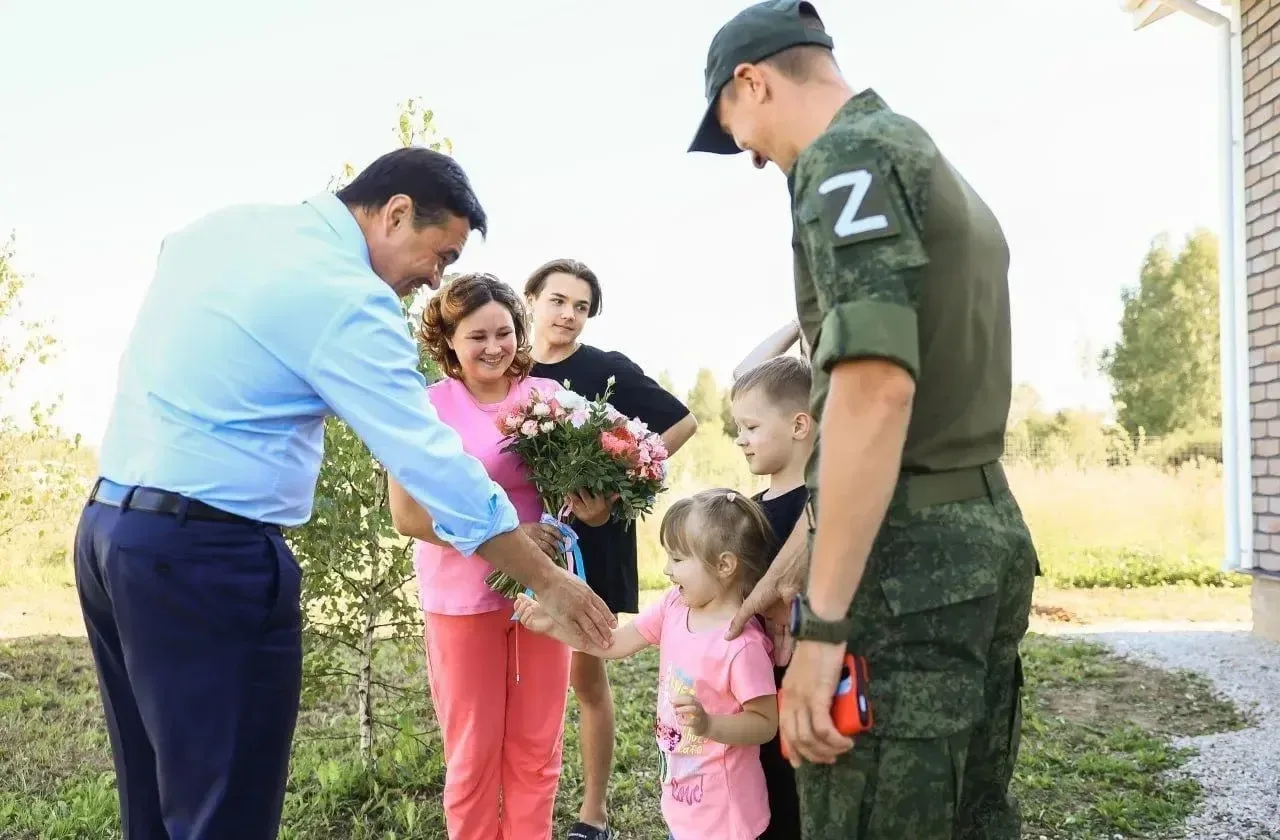 День семьи, любви и верности — это напоминание о том, на чём держится жизнь. На уважени...