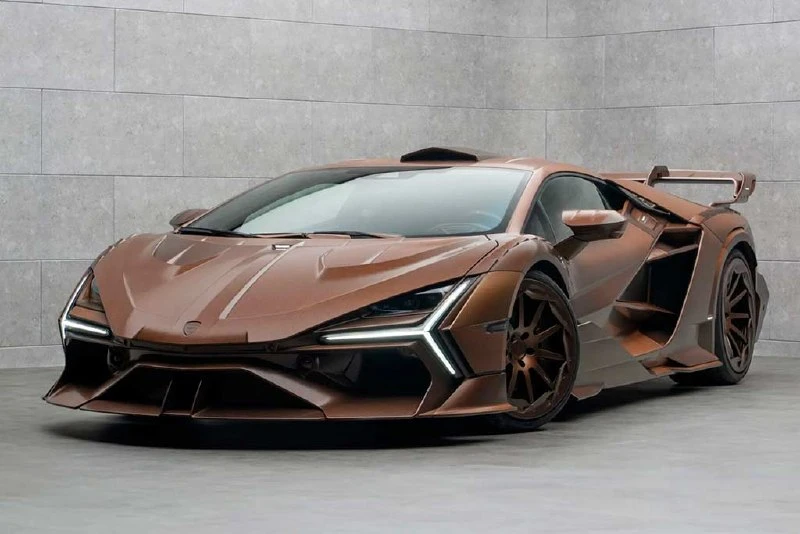 Фирма Mansory представила уникальный экземпляр Lamborghini Revuelto в исполнении "Carbo...