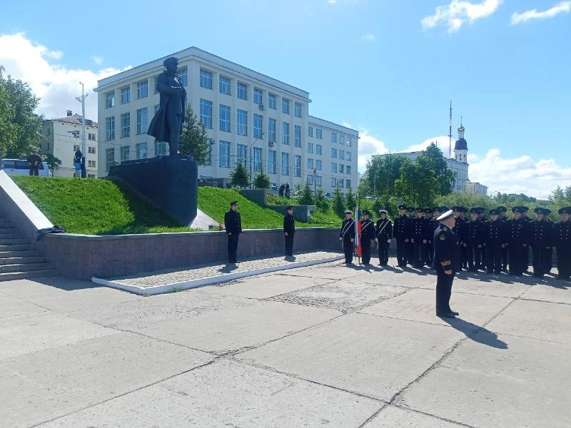 ⚓️ Курсанты Арктического морского института имени В.И. Воронина провели торжественное п...