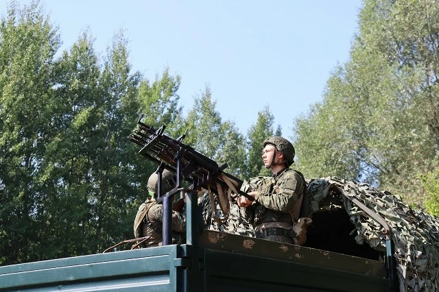 В Калининградской области военнослужащие подразделений материально-технического обеспеч...