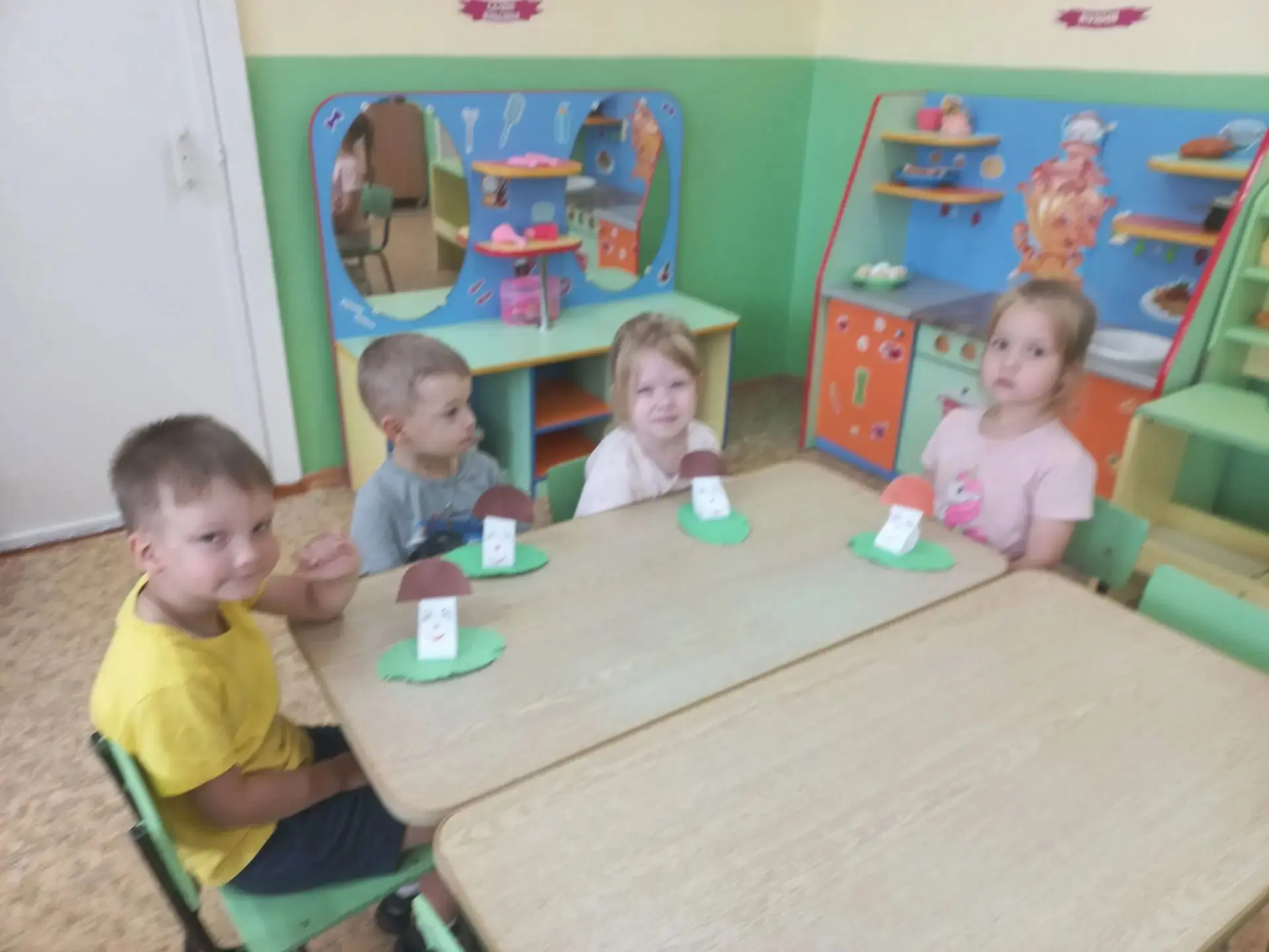 Творческий успех в средней группе! 
Сегодня в нашей группе  прошёл настоящий праздник творчества!  Д