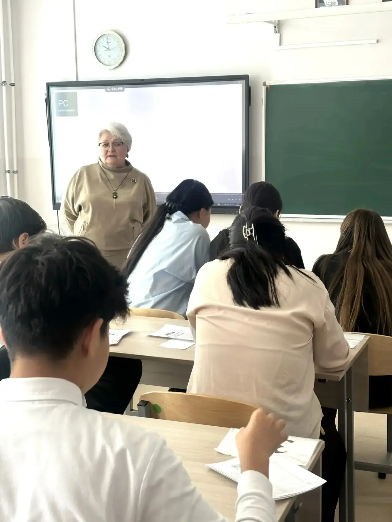 🚀 Сегодня в гостях у 9-классников МБОУ СОШ №4 побывали наши наставники!