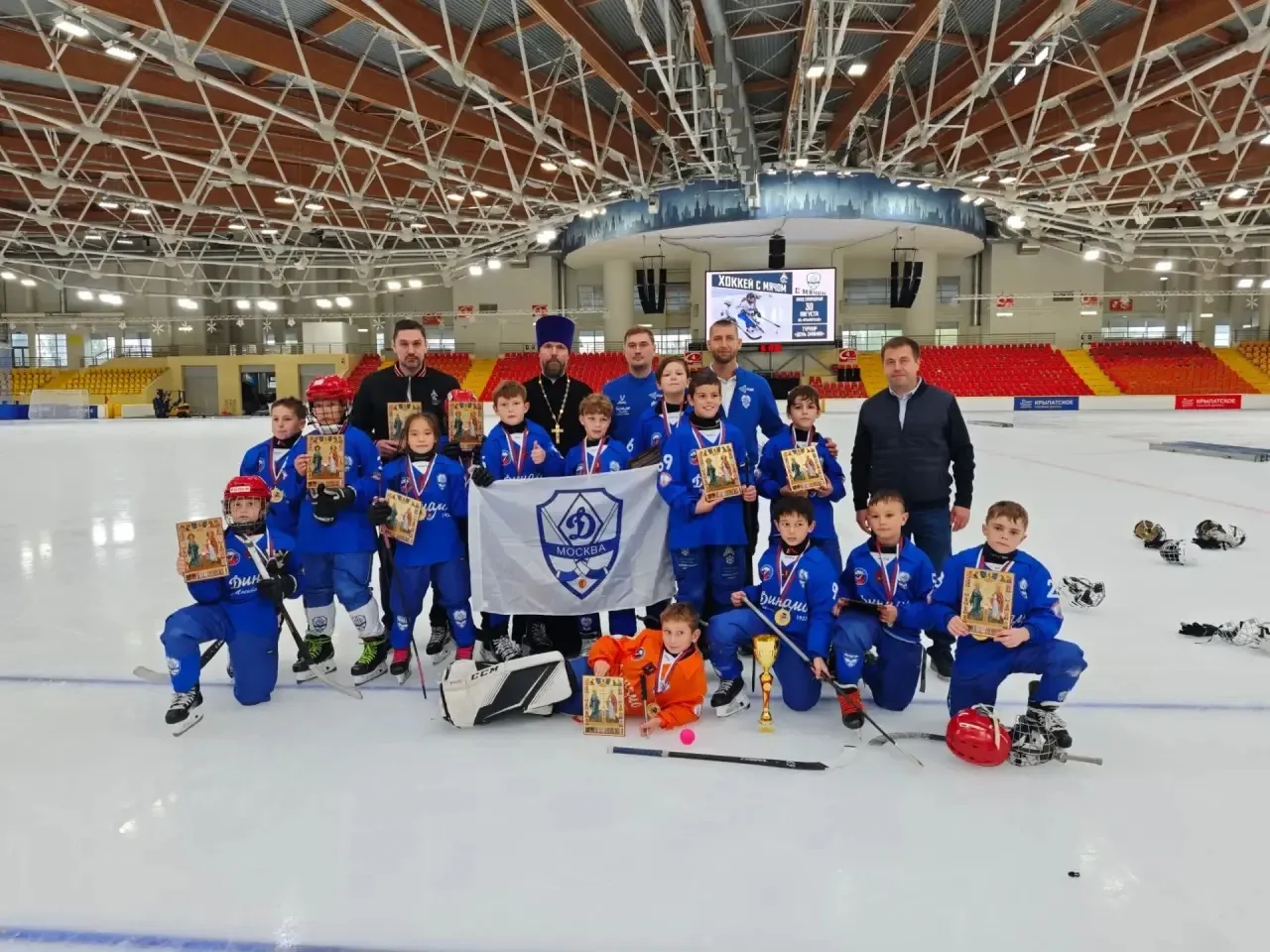 🏑 Русский хоккей в «Крылатском»: подводим итоги турнира «День знаний»!