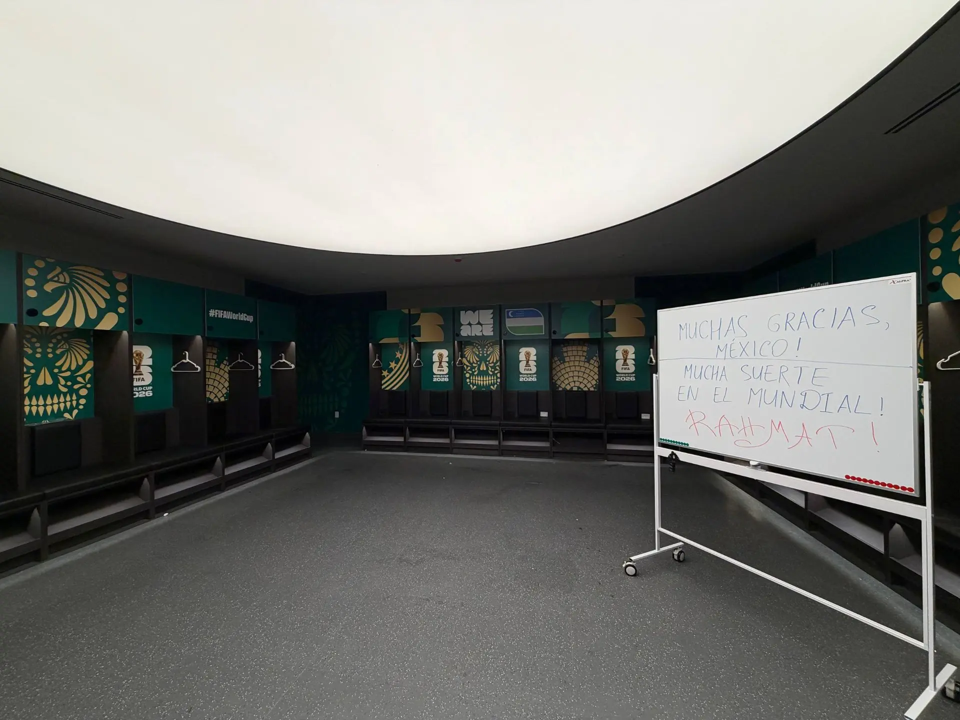 ⚽️ Сборная Узбекистана убрала за собой раздевалку после дебюта на ЧМ