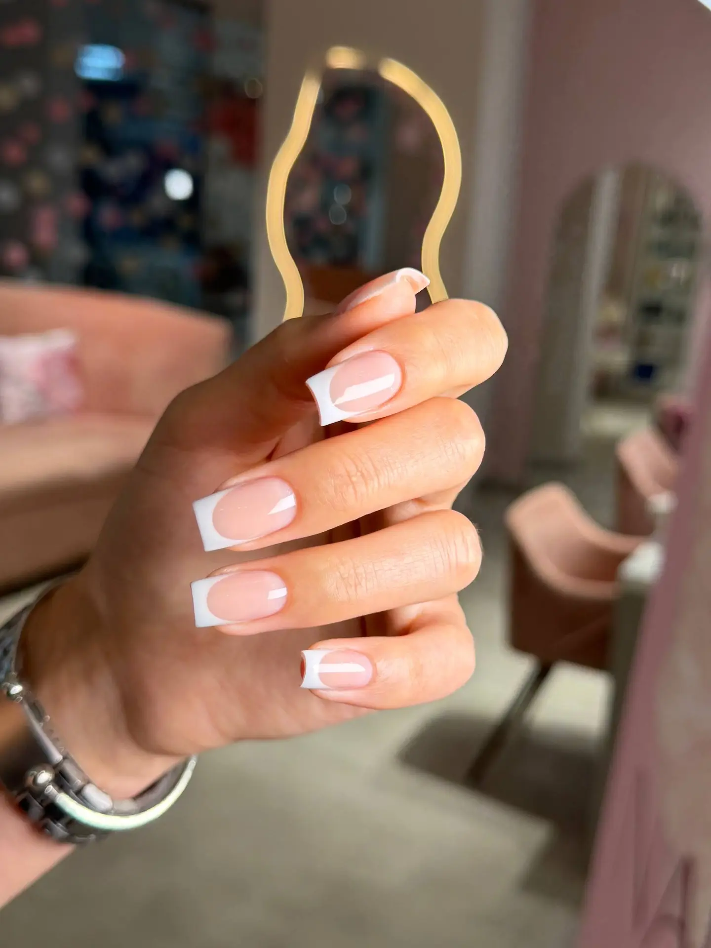 Ваш знак записаться на маникюр 💅🤍