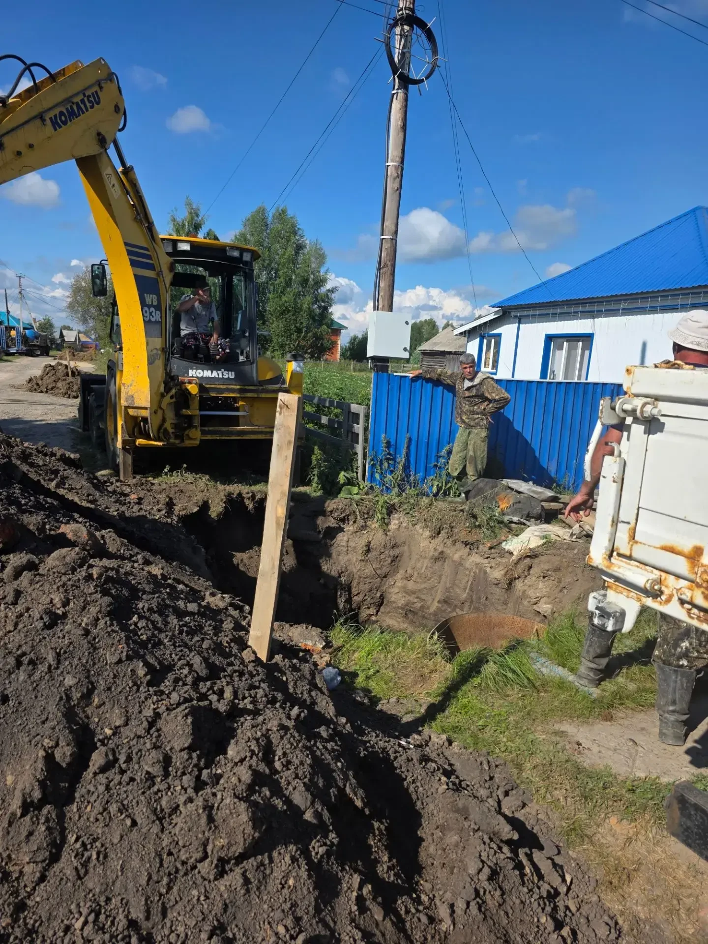 В связи с проведёнными земляными работами на участках возможны неровности покрытия.
Просим с пониман