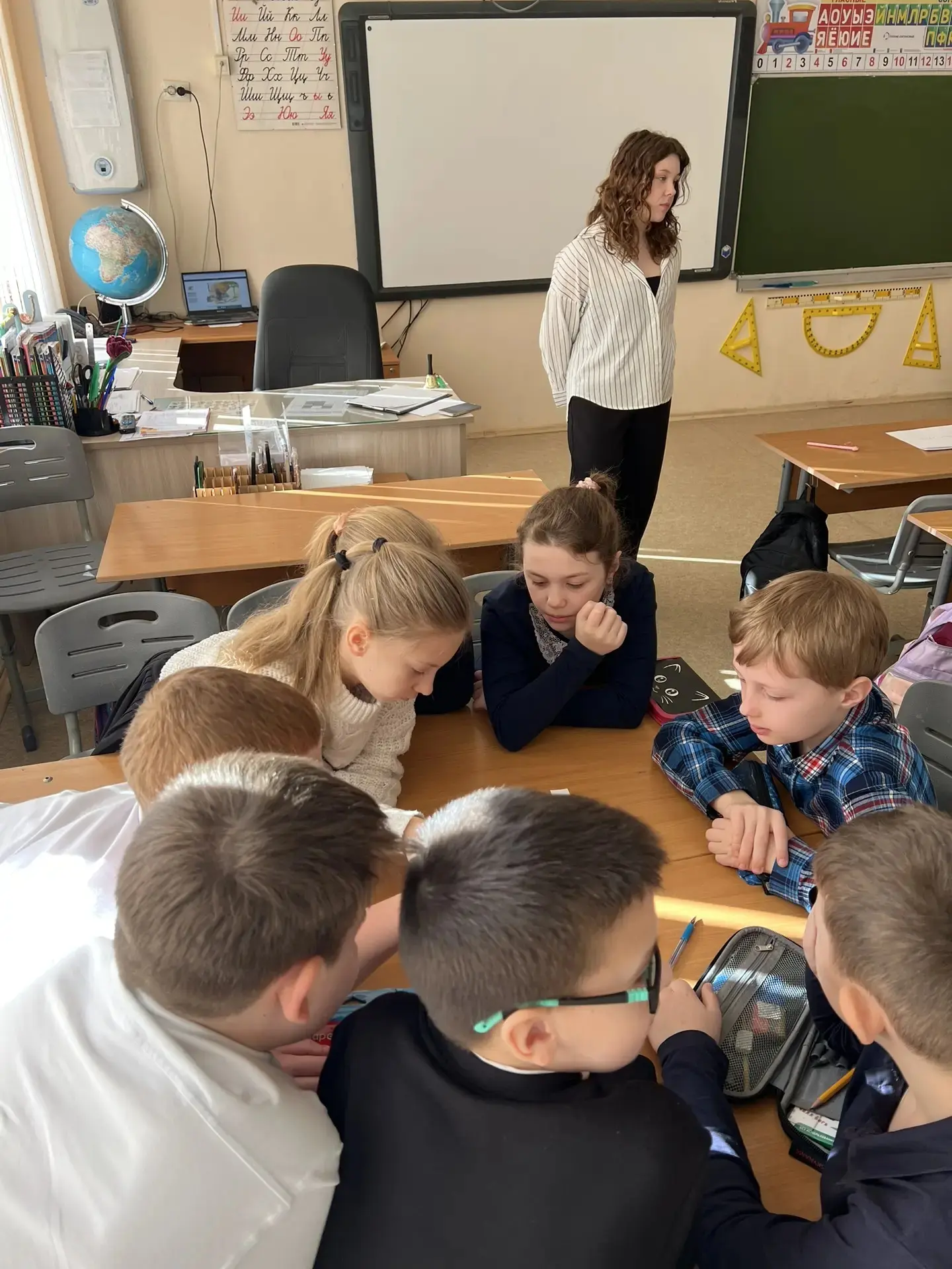 🕵‍♀🧑‍🌾👩‍🍳В 3Г классе прошёл классный час по теме «Мир профессий»  👩‍🏫👩‍💼👩‍🔬Наши третьеклассники отпр