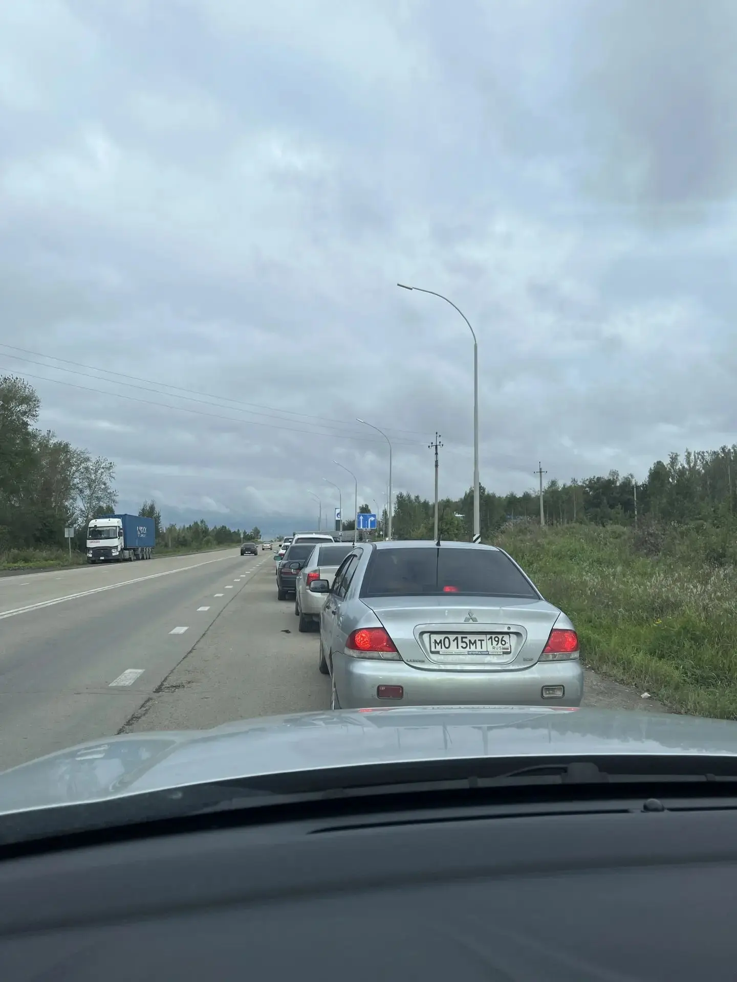 В Каменске-Уральском водители продолжают "охоту" за бензином.