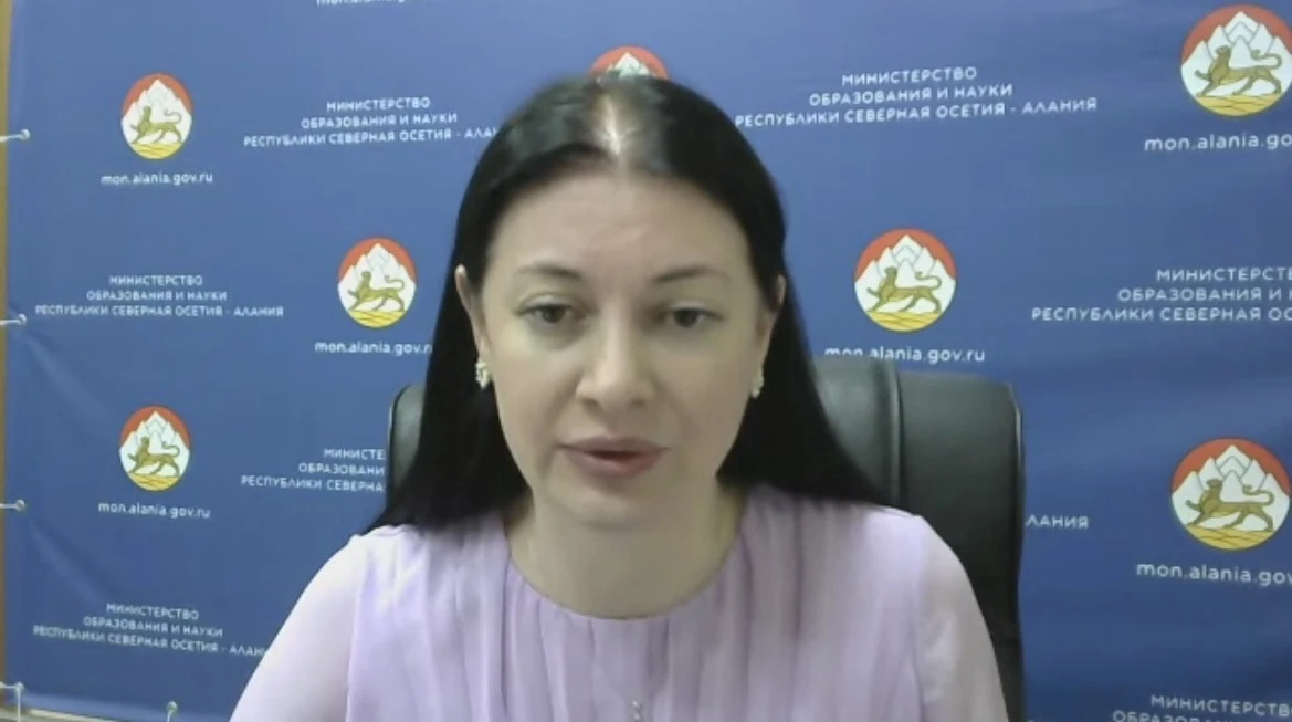 Более тысячи родителей приняли участие в онлайн-встрече, посвящённой вопросам поступлен...