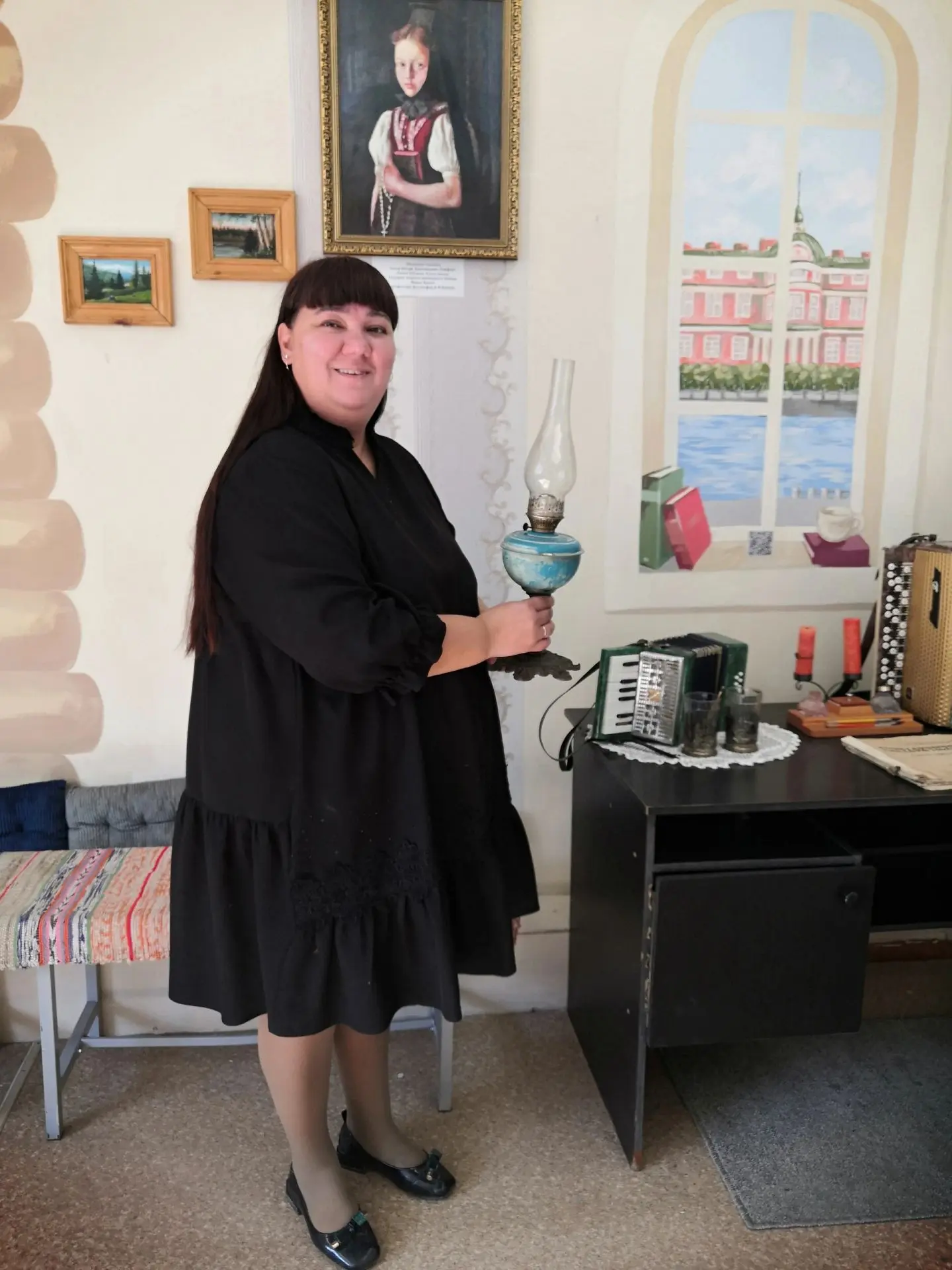 🌟Друзья, а у нас новость – в школьном музее новый экспонат! Это керосиновая лампа, кот...