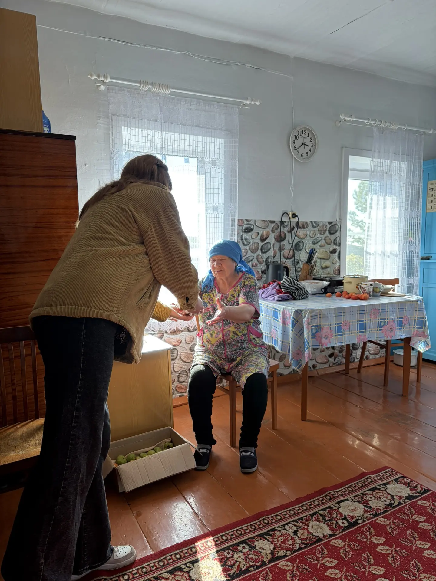 🎉 Сегодня в нашей школе прошла трогательная акция ко Дню пожилого человека! 🎉