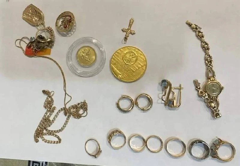 💍 Молодая комячка причастна  к хищению украшений на 1,8 млн