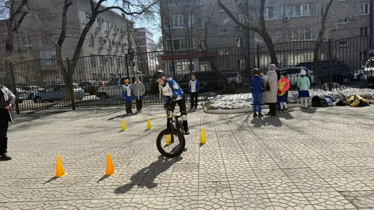 🚸С гордостью сообщаем, что ученики 6Д класса в составе отряда ЮИД (Юные инспекторы движения) нашей ш