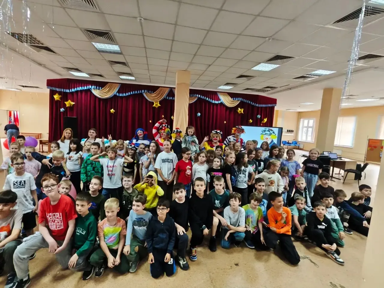 🎭 День волшебства и смеха
в пришкольном лагере«Бригантина»!

🤡Сегодня наш лагерь вновь погрузился 