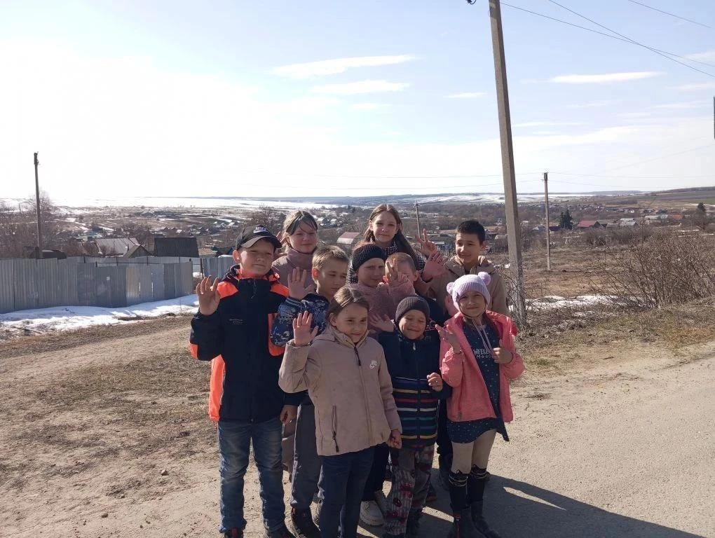 Во второй день в лагере "Муравейник" после традиционной утренней зарядки и минутки здор...