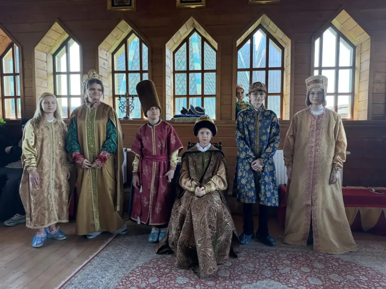 Один день по-царски 👑  😍 Сегодня ученики 7 класса «А» вместе с классным руководителем Ириной Викторо