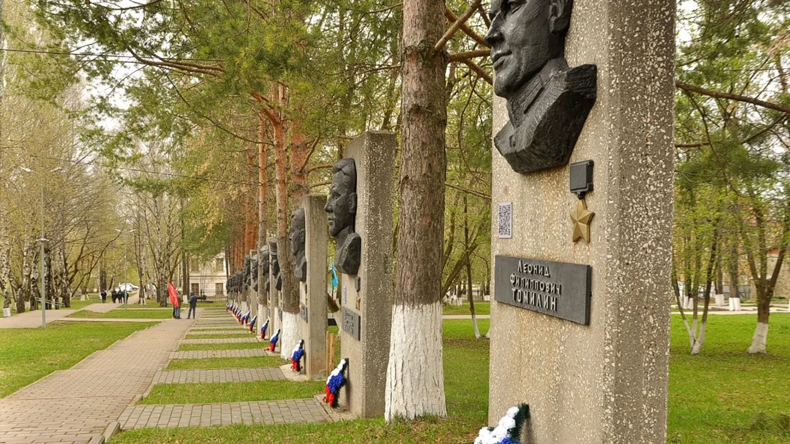 40 лет назад в Кудымкаре была открыта Аллея Героев. Подробнее здесь
